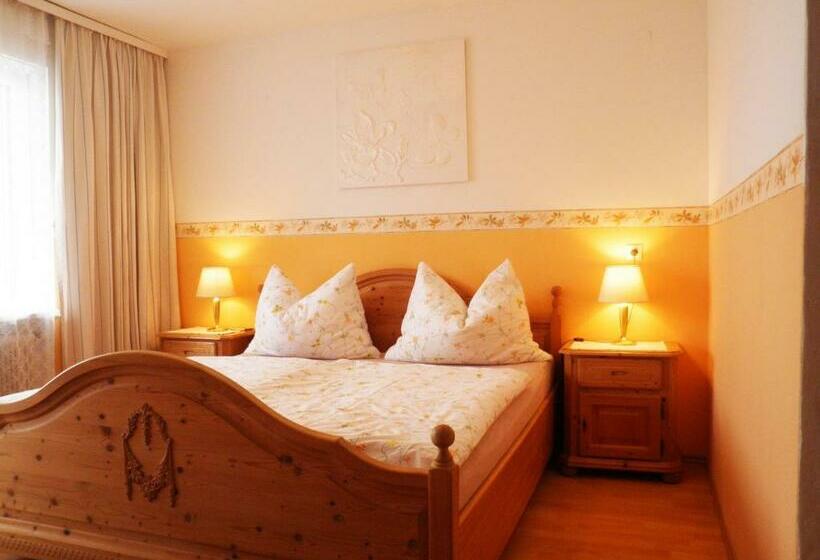 Quarto Triplo Estandar, B&b Haus Seethaler   Kein