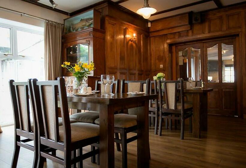 Номер Стандарт, Lydons Lodge