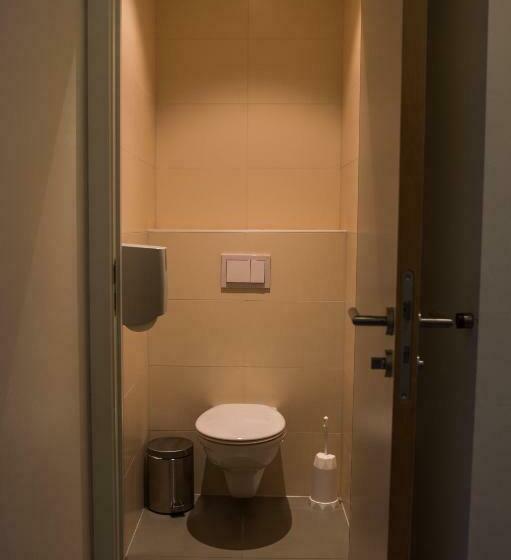 اتاق استاندارد چهار تخته, Generation Europe Youth Hostel