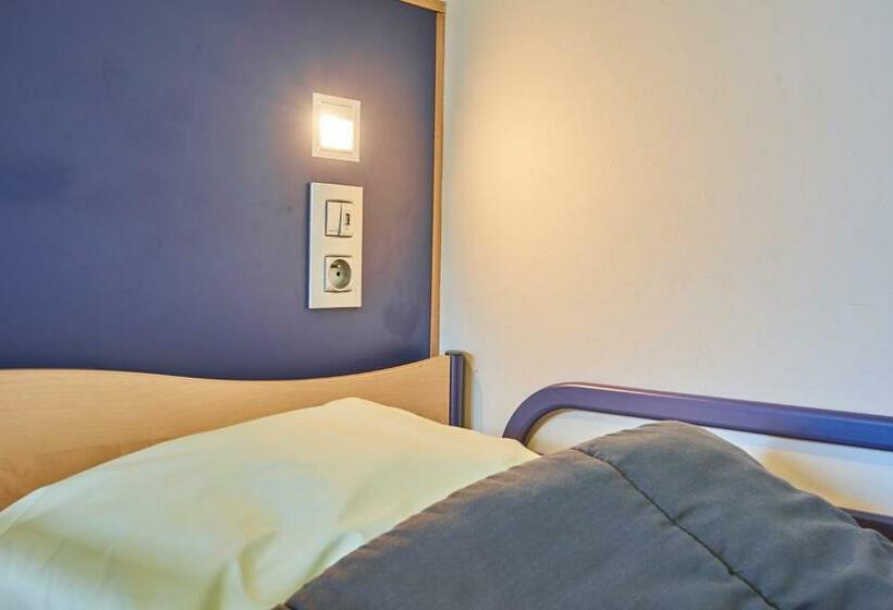 اتاق استاندارد چهار تخته, Generation Europe Youth Hostel