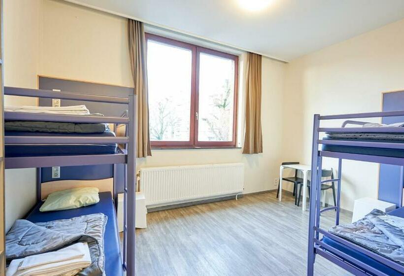 اتاق استاندارد چهار تخته, Generation Europe Youth Hostel