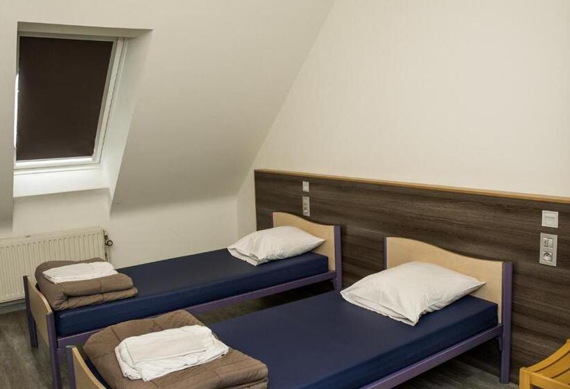 اتاق استاندارد, Generation Europe Youth Hostel
