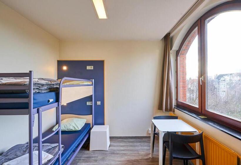 اتاق اکونومی, Generation Europe Youth Hostel