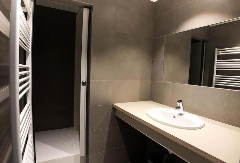 اتاق اکونومی, Generation Europe Youth Hostel