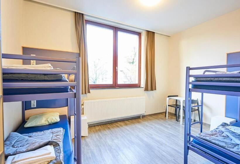 تختخواب در اتاق مشترک, Generation Europe Youth Hostel