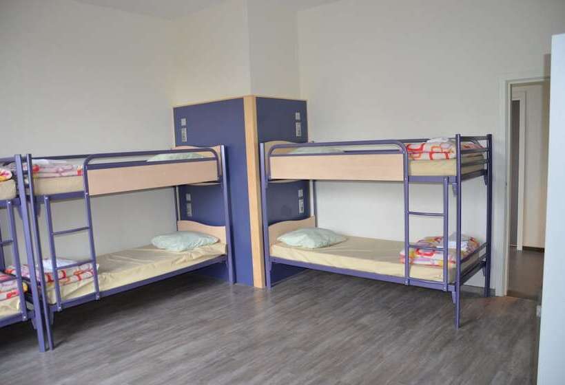 اتاق استاندارد چهار تخته, Generation Europe Youth Hostel