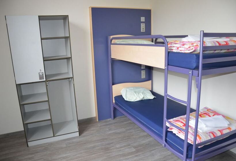 اتاق استاندارد چهار تخته, Generation Europe Youth Hostel
