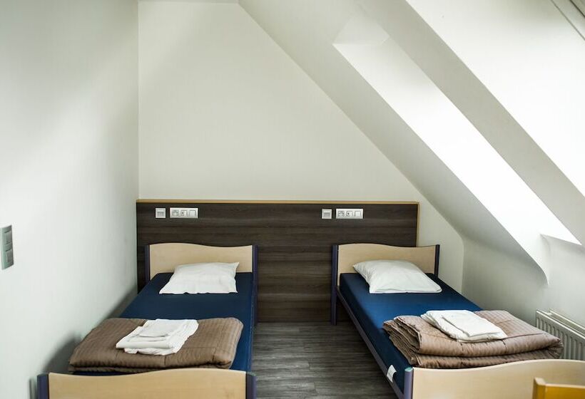 اتاق استاندارد, Generation Europe Youth Hostel