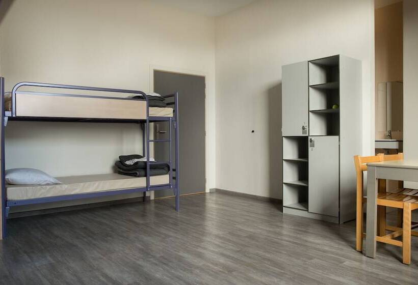 اتاق استاندارد چهار تخته, Generation Europe Youth Hostel