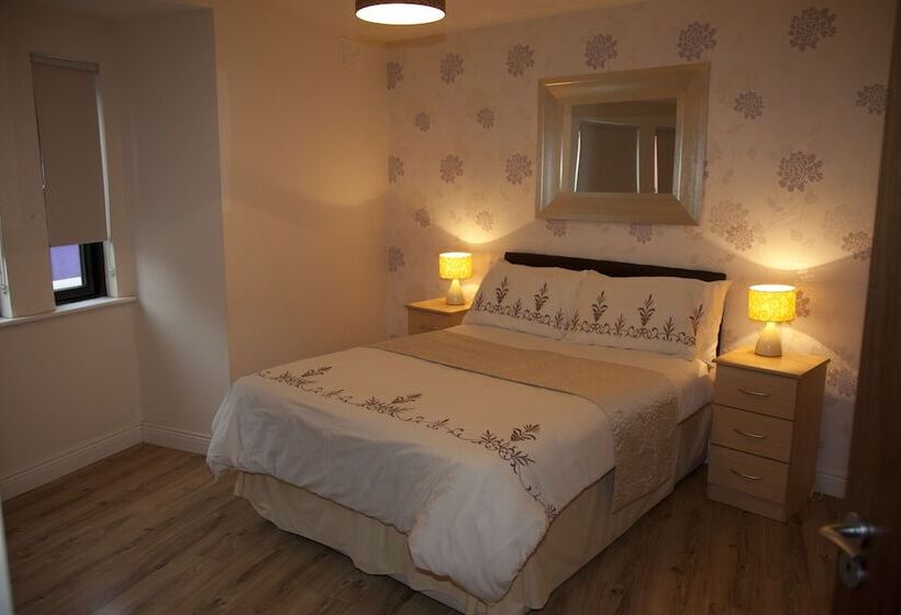 Апартаменты 3 Спальни, Arch House B&b & Apartments