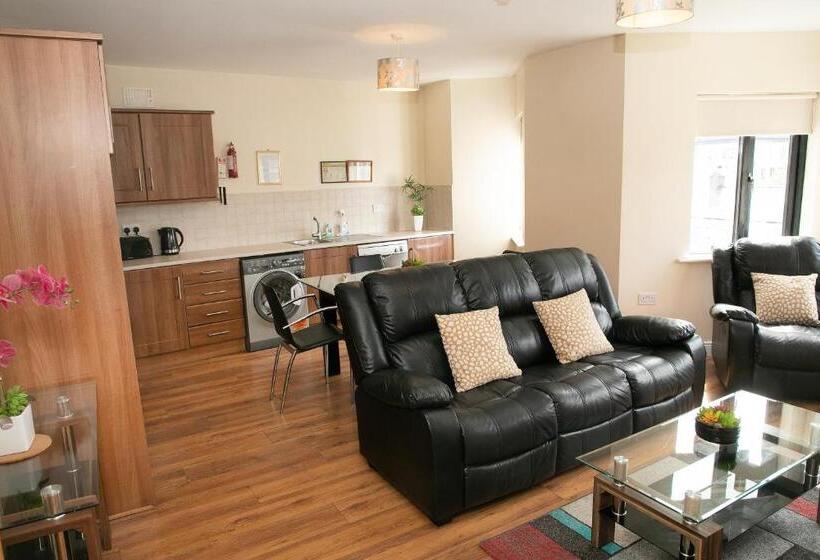 Апартаменты 3 Спальни, Arch House B&b & Apartments