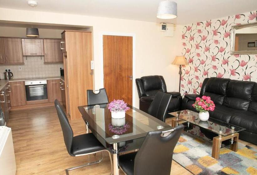 Апартаменты 2 Спальни, Arch House B&b & Apartments