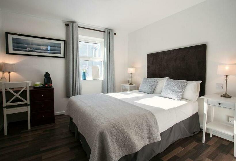 اتاق استاندارد, Maddens Bridge Bar & Guesthouse