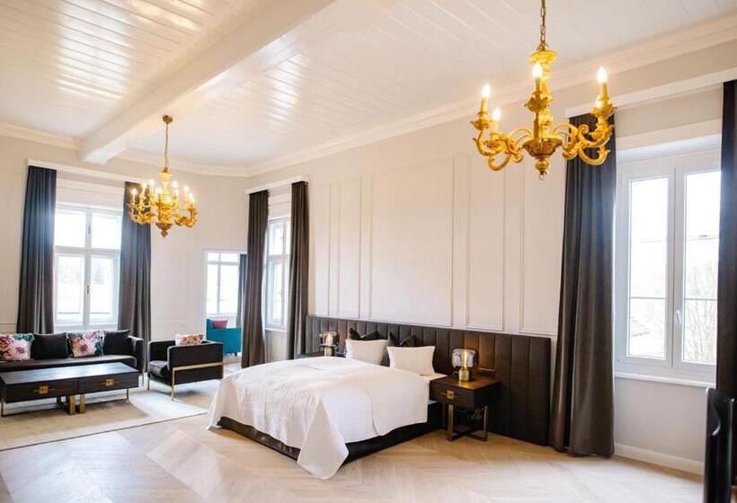 Люкс, Georgi Schloss   Boutique