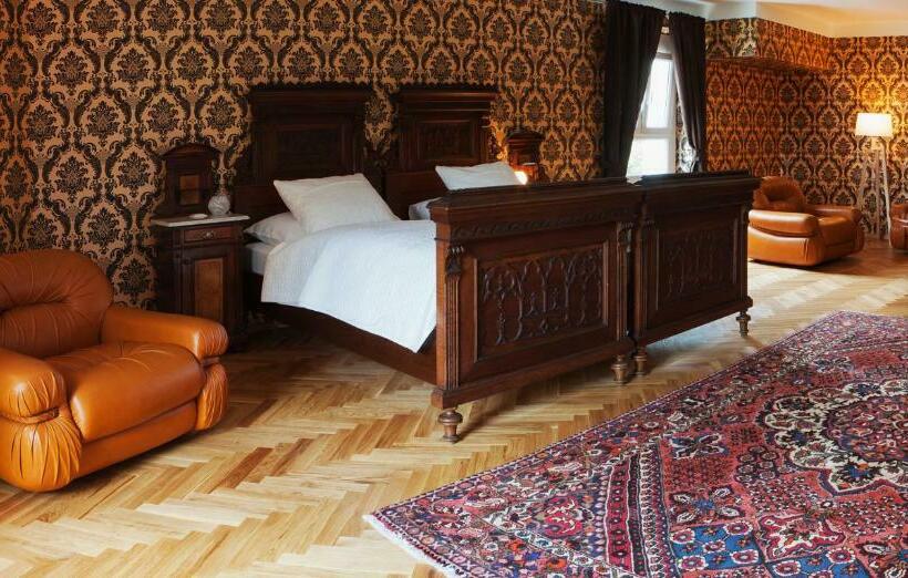 Люкс, Georgi Schloss   Boutique