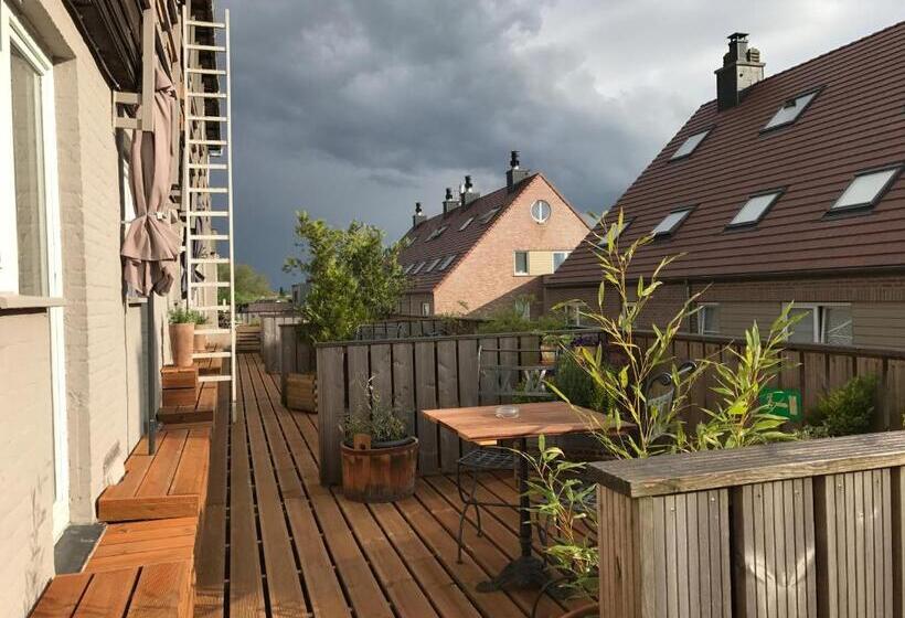 Номер Стандарт с Террасой, Piano 2   Mont St Guibert   Louvain La Neuve