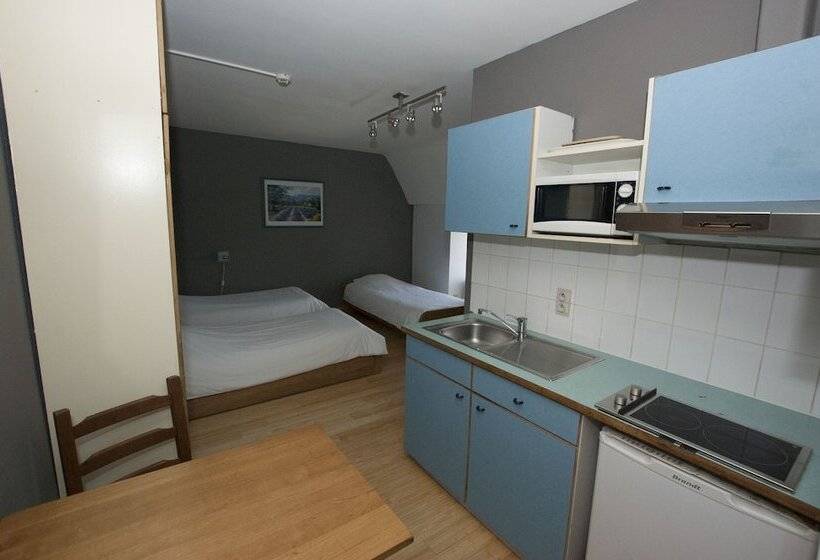 Номер Стандарт Трехместный, Piano 2   Mont St Guibert   Louvain La Neuve