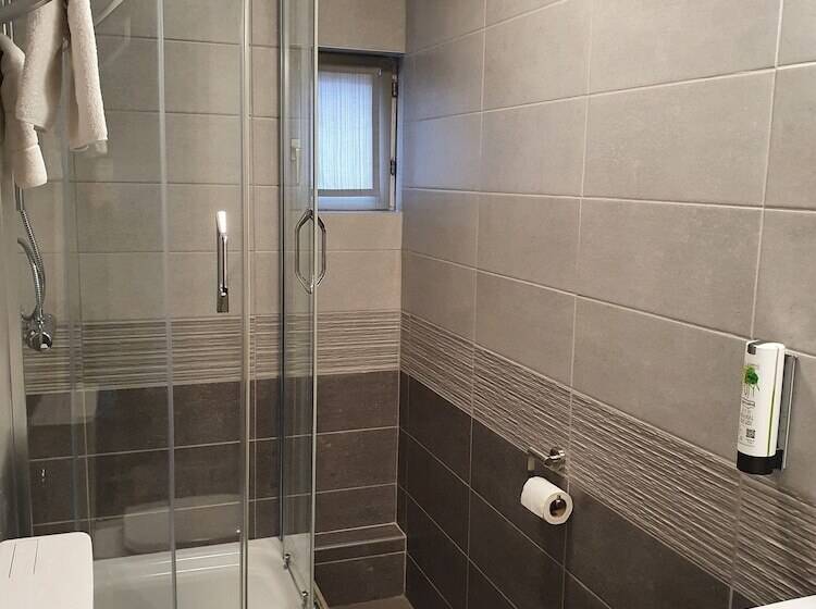 Номер Стандарт с Террасой, Piano 2   Mont St Guibert   Louvain La Neuve