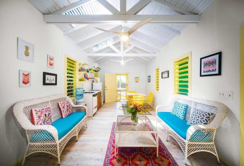Apartamento 2 Dormitorios con Jardín, Puerta Azul