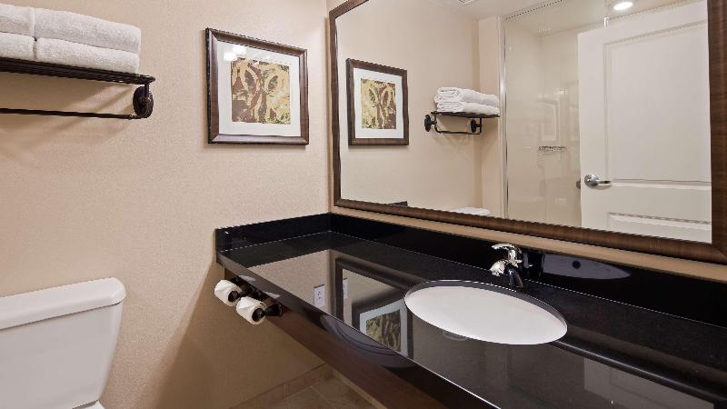 장애인을 위한 스위트, Best Western Plus Hudson Hotel & Suites