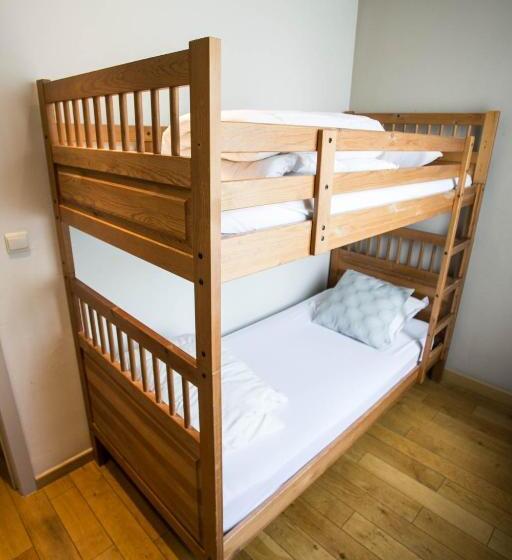 חדר משפחתי, Bon Accueil