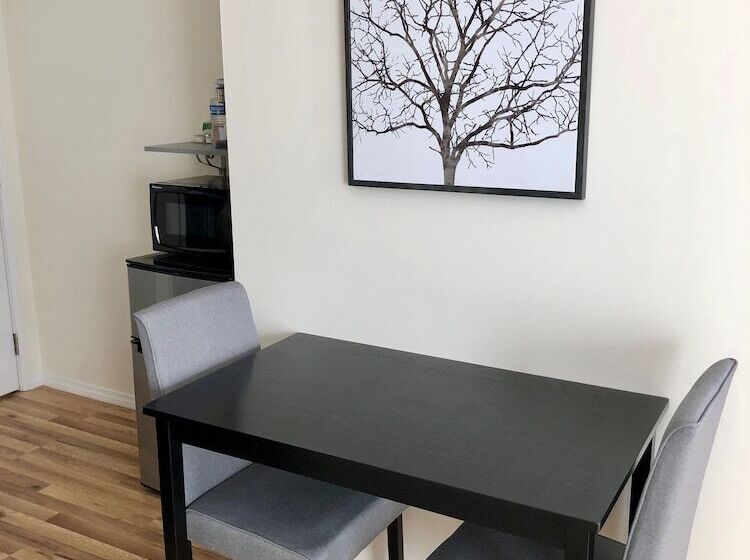 Номер Deluxe, Royal