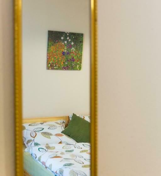 اتاق استاندارد با سرویس بهداشتی مشترک, East Private Rooms