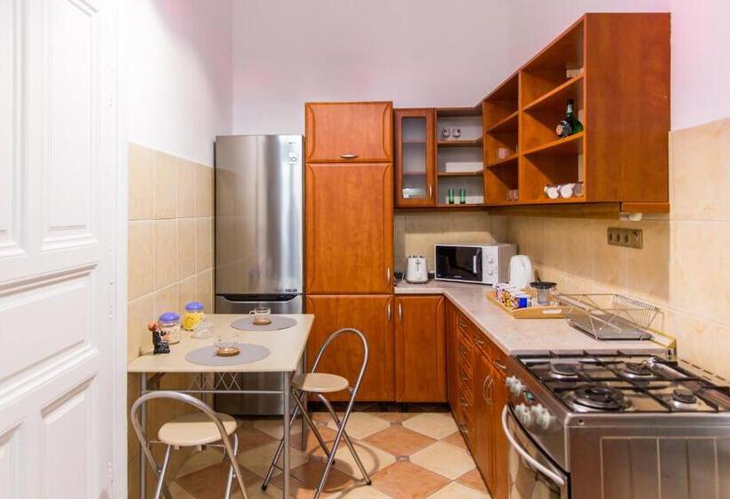 اتاق استاندارد یک تخته با سرویس بهداشتی مشترک, East Private Rooms