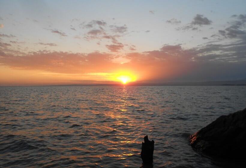 Standard Room, Riversand Hotel With Lake Views,accra Street,kisumu,kenya