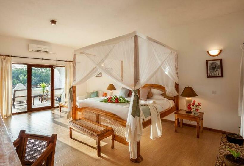اتاق لوکس با چشم‌انداز دریا, Ocean Village Club