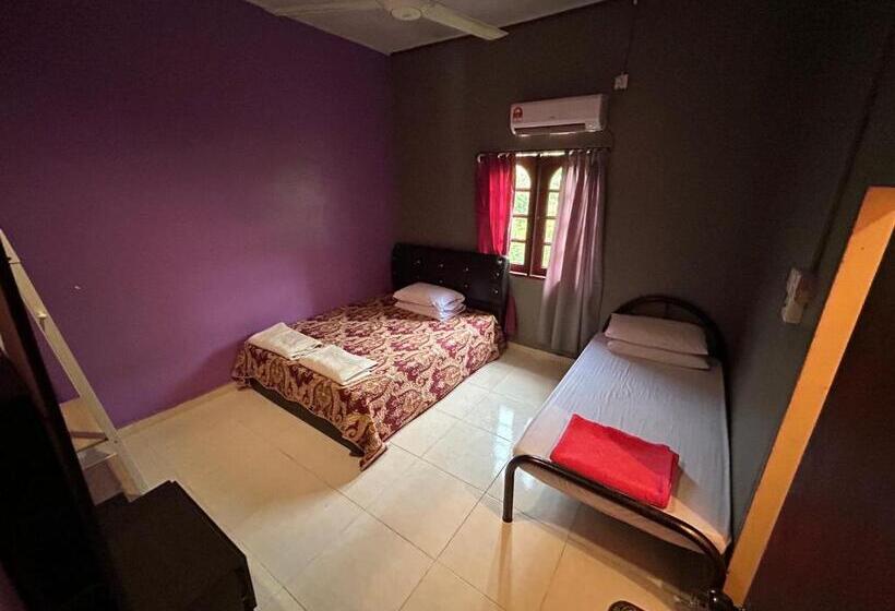 Номер Стандарт Трехместный, Dtahan Motel Taman Negara