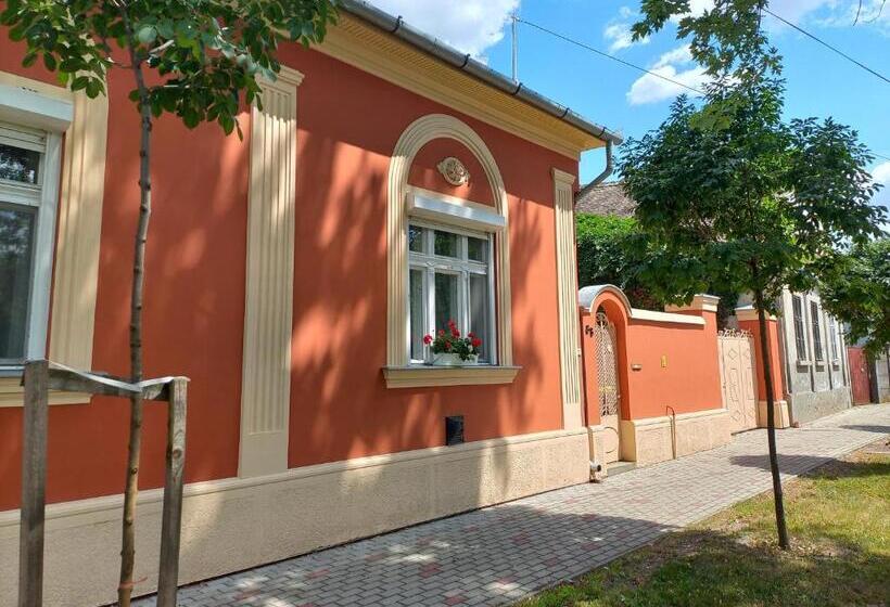 Апартаменты 3 Спальни, Szent István Wellness Panzió
