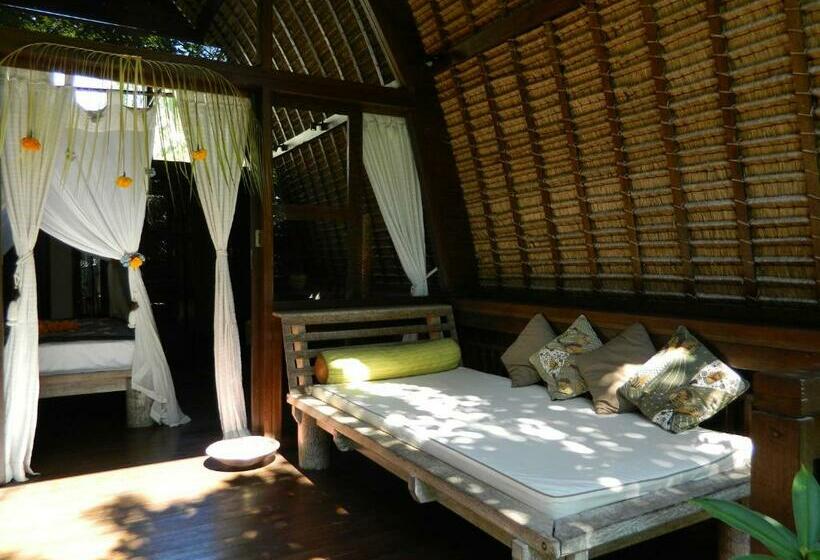 Хижина, Cili Emas Oceanside Resort