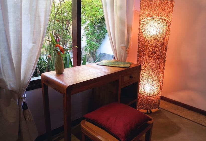 Бунгало Стандарт 2 Спальни, Cili Emas Oceanside Resort