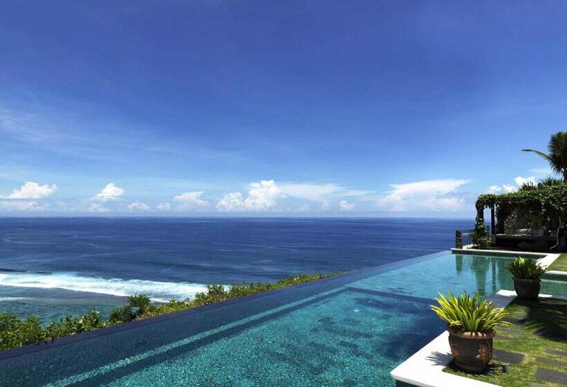 ویلای 5 خوابه, The Ungasan Clifftop Resort