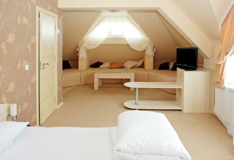 Люкс, Family Hotel Diana