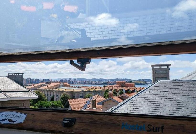 Кровать в Общей Комнате, Gijon Surf Hostel