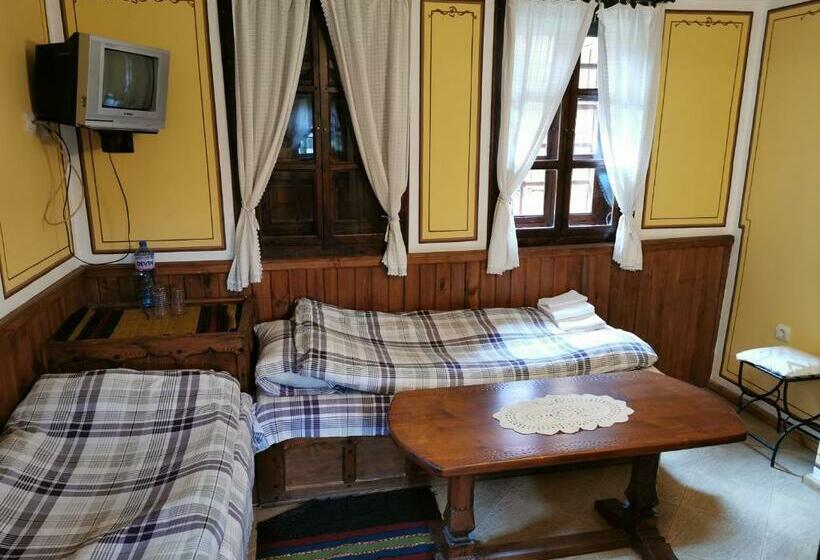 Номер Стандарт Трехместный, Hadji Neikovi Guest Houses