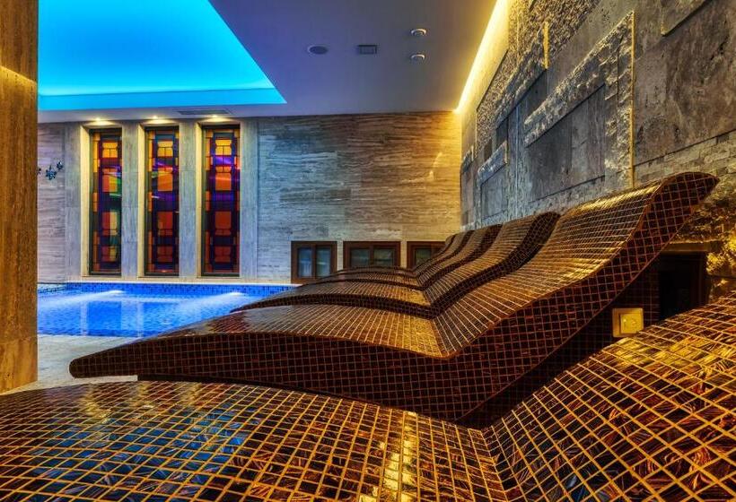バルコニー付きスタンダードトリプルルーム, National Palace Wine & Spa