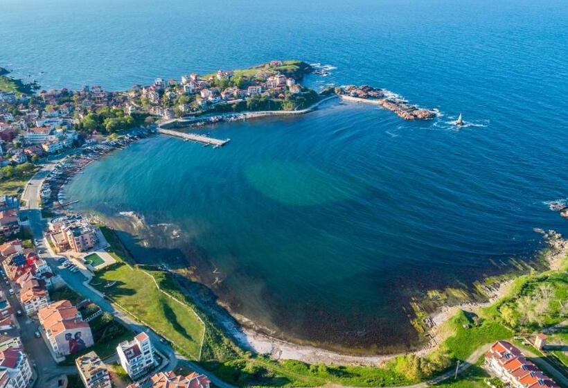 Suíte Júnior Vista Cidade, Neven