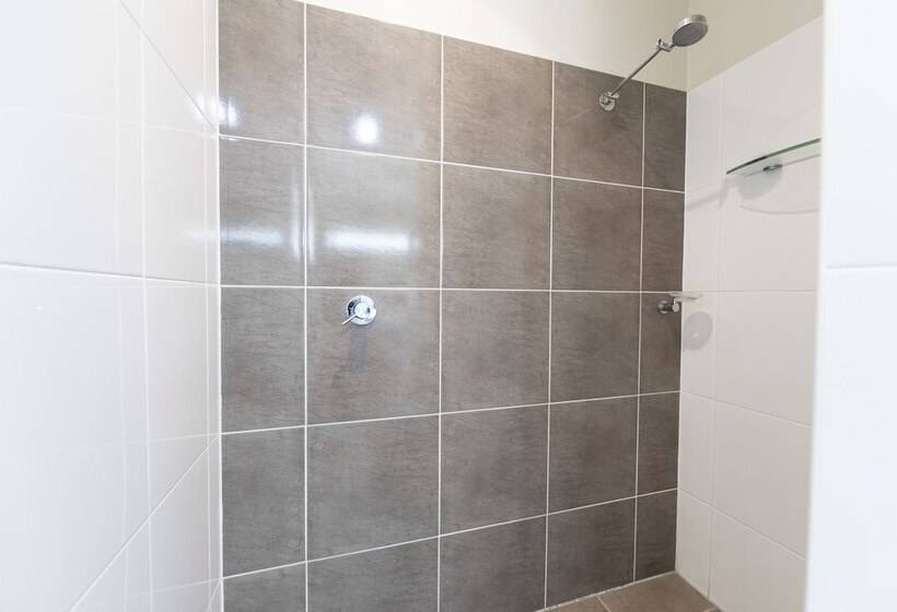 דירת חדר, Roma Explorers Inn