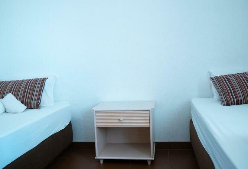 Quarto Estandar Banheiro Compartilhado, Wax Hostel