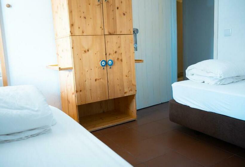 Quarto Estandar Banheiro Compartilhado, Wax Hostel