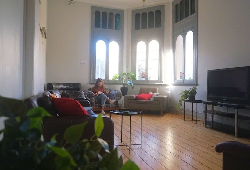 חדר סטנדרט, Britannia On William