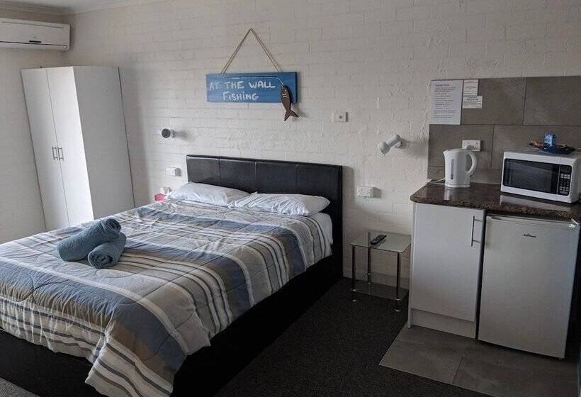 Номер Стандарт, Harrington Village Motel