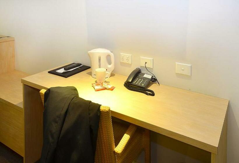 Номер Deluxe, Mackellar Motel