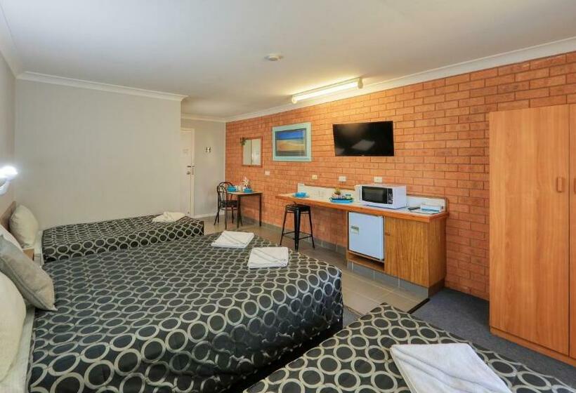 Семейный Номер, Castlereagh Motor Inn