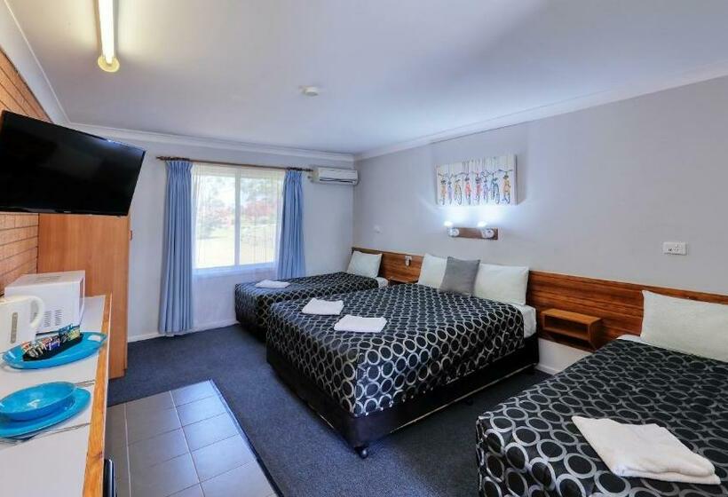 Семейный Номер, Castlereagh Motor Inn