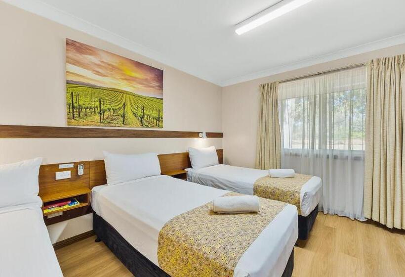ファミリールーム, Castlereagh Motor Inn
