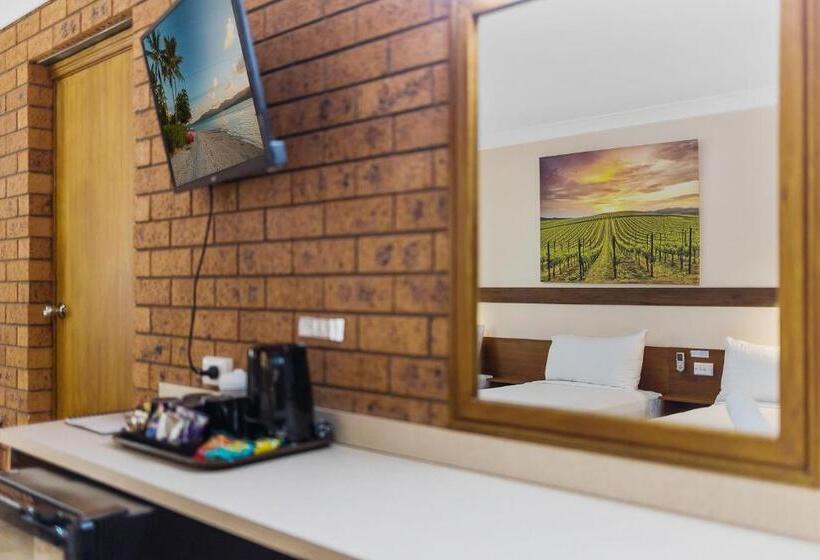 Семейный Номер, Castlereagh Motor Inn